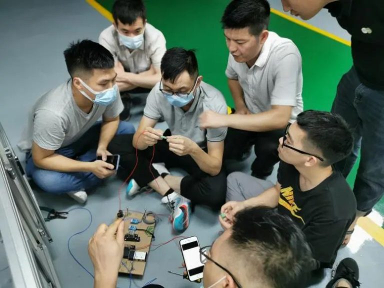兩個月掌握工業機器人操作，設計城助力北滘培育智造人才！